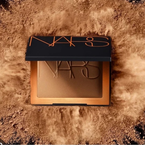 NARS Laguna Bronzing Powder - Picture 11 of 16